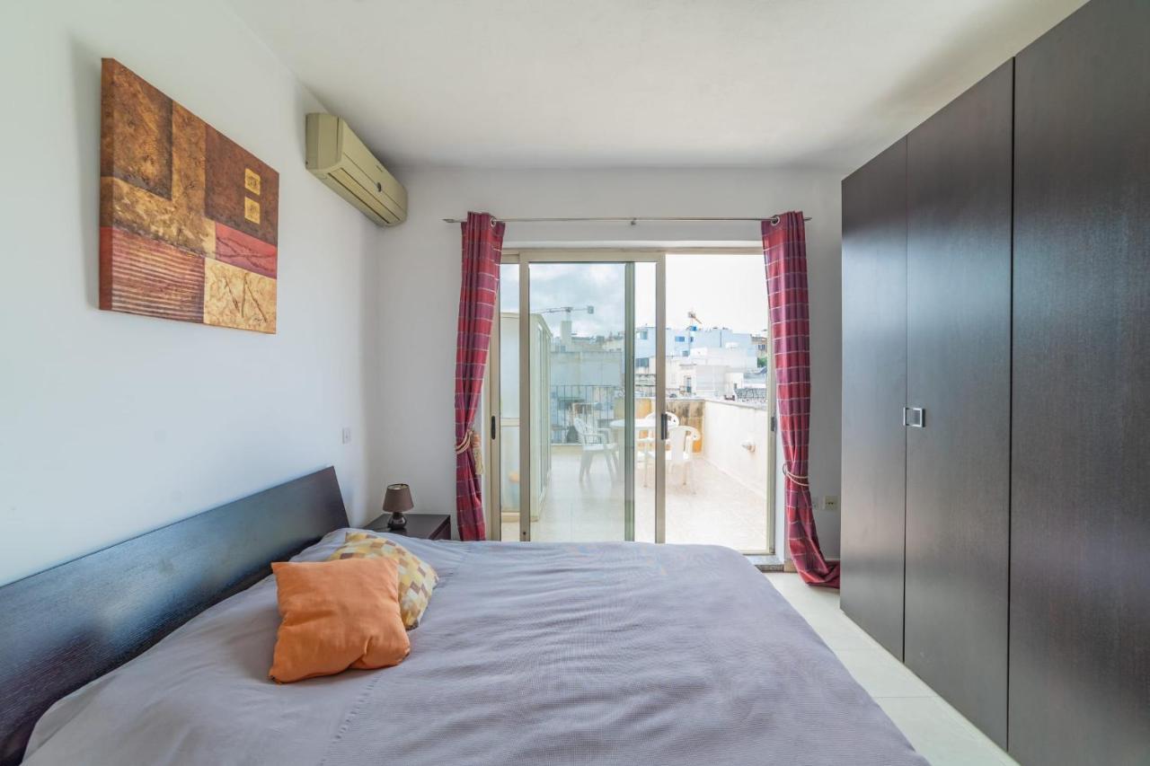 Amazing Views Of Spinola Bay In Heart Of Stjulians-Hosted By Sweetstay Saint Julian's Bagian luar foto